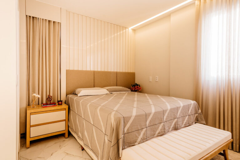 quarto pequeno de casal